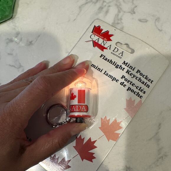 Mini Pocket Flashlight Keychain souvenir from Canada maple leaf flag design - Picture 3 of 3